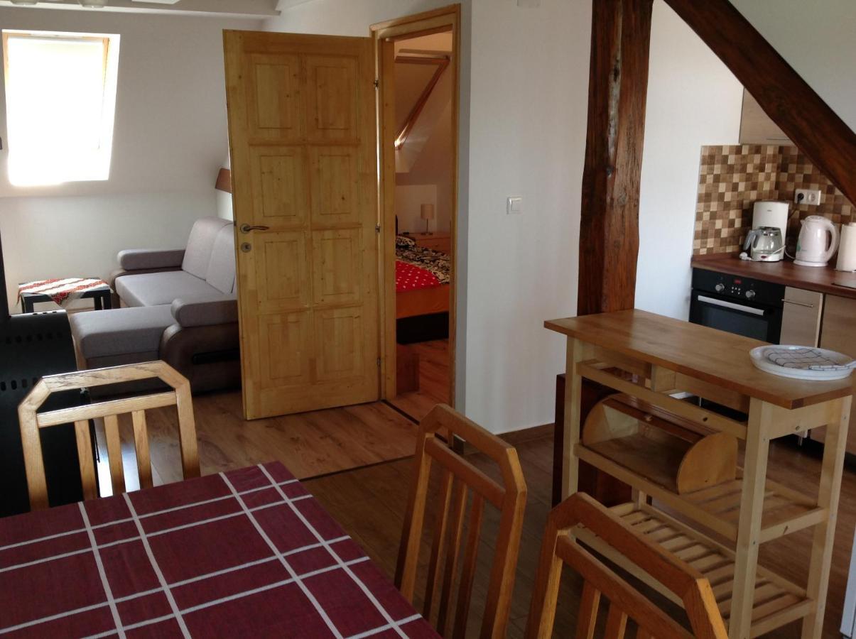King Apartman Sarvar Exterior photo