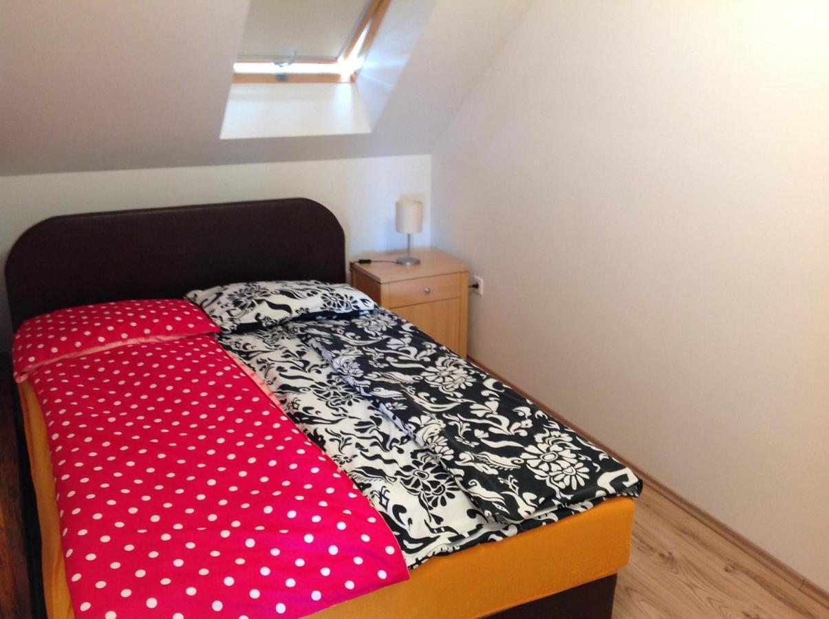 King Apartman Sarvar Exterior photo