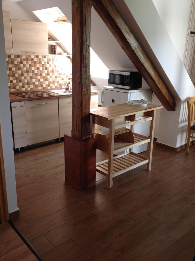 King Apartman Sarvar Exterior photo