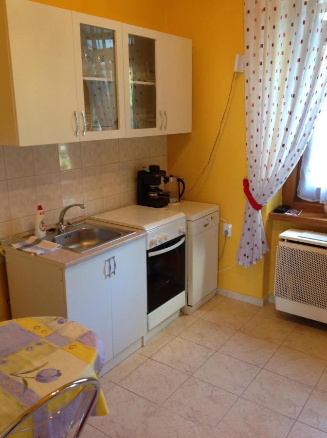 King Apartman Sarvar Exterior photo